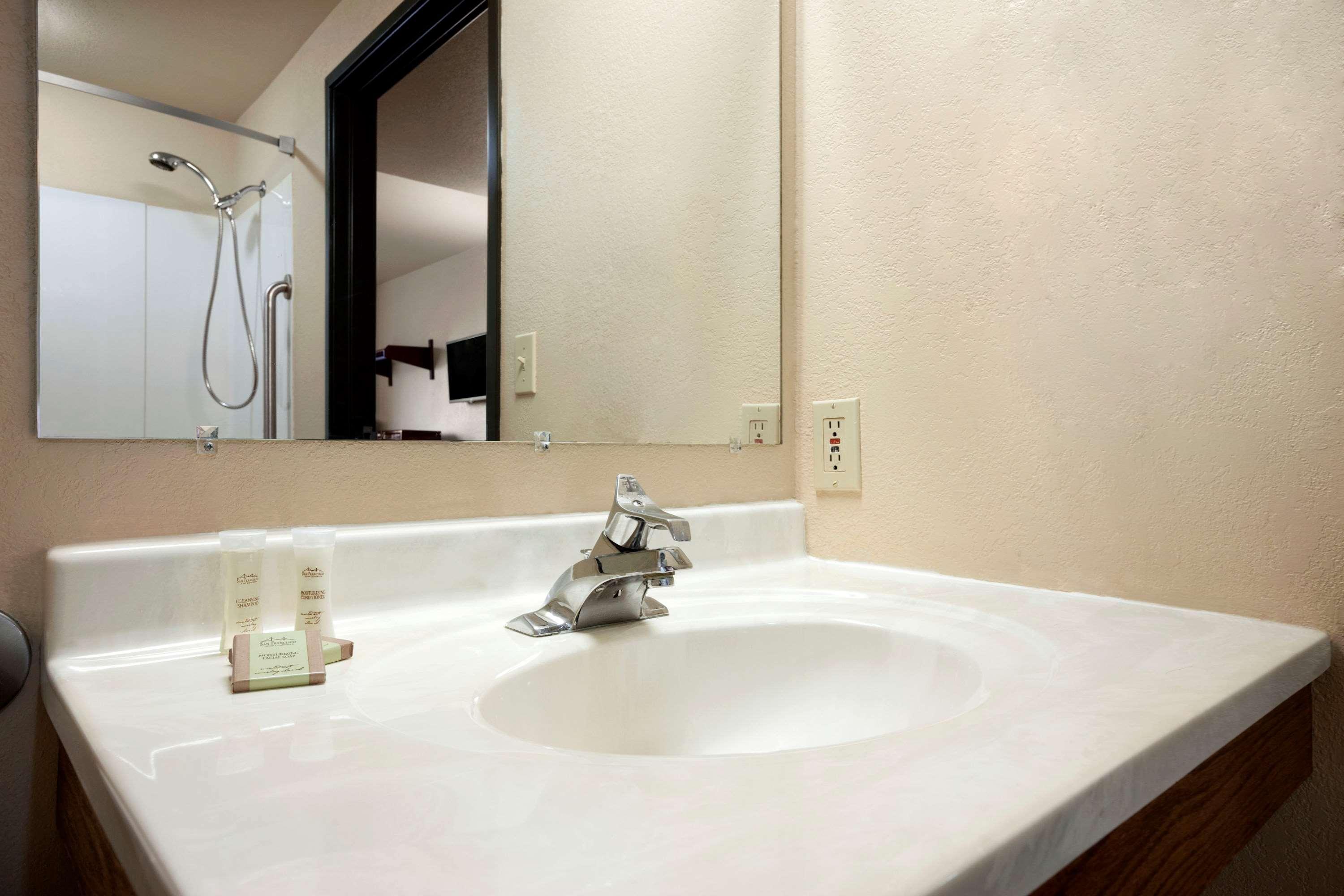 Motel Super 8 By Wyndham Macon Extérieur photo